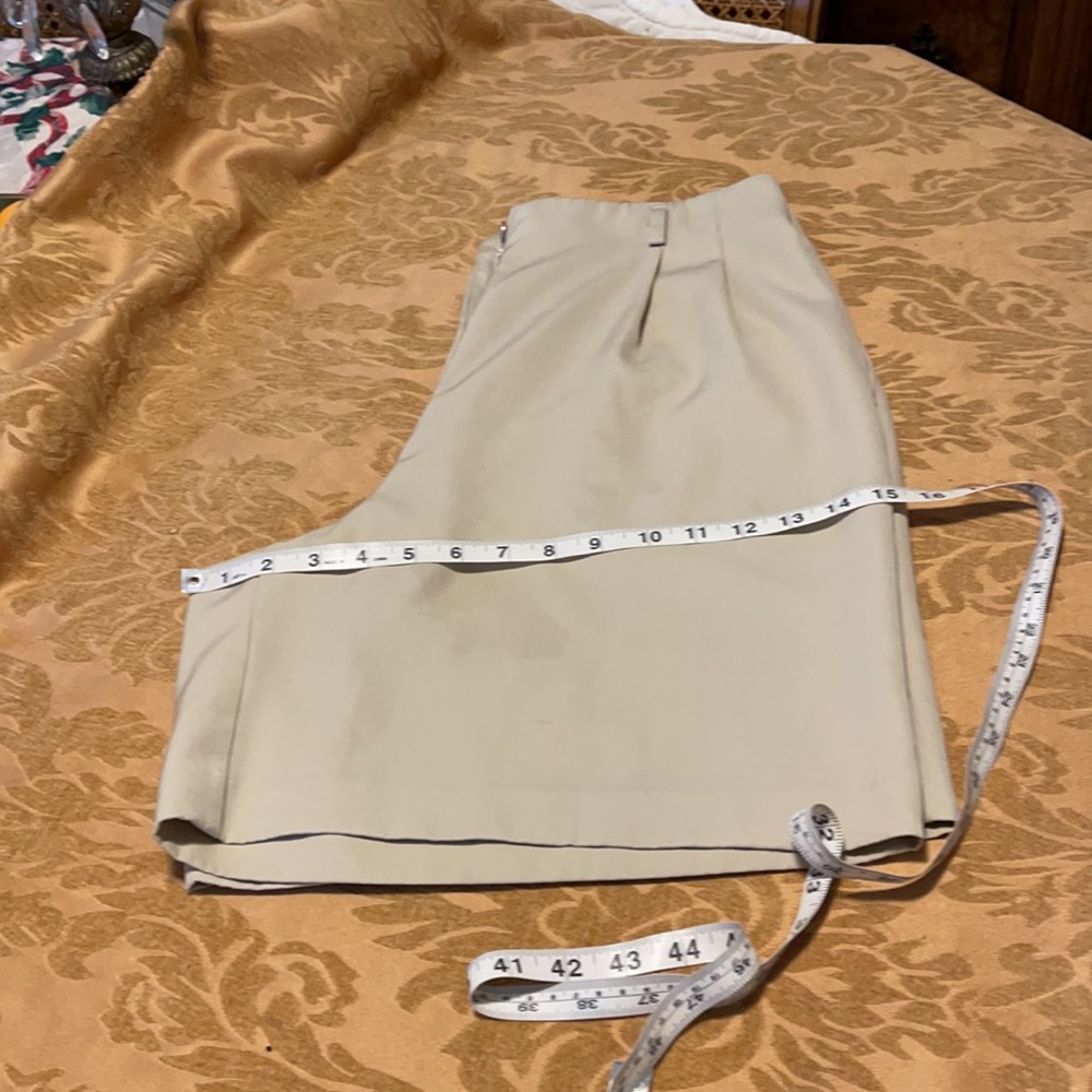 Used Bermuda size 12 - Picture 10 of 11